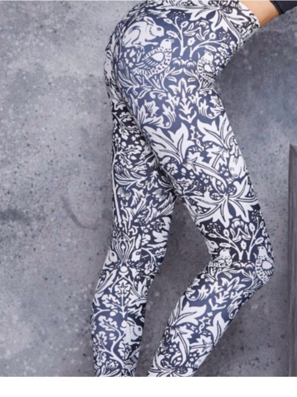 BlackMilk x William Morris “Brer Rabbit” Leggings - black and white